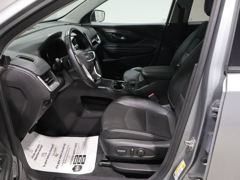 Used 2024 GMC Terrain SLT AWD/4WD image 9