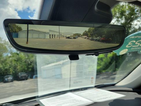 Certified 2023 Buick Envision Avenir AWD/4WD image 17