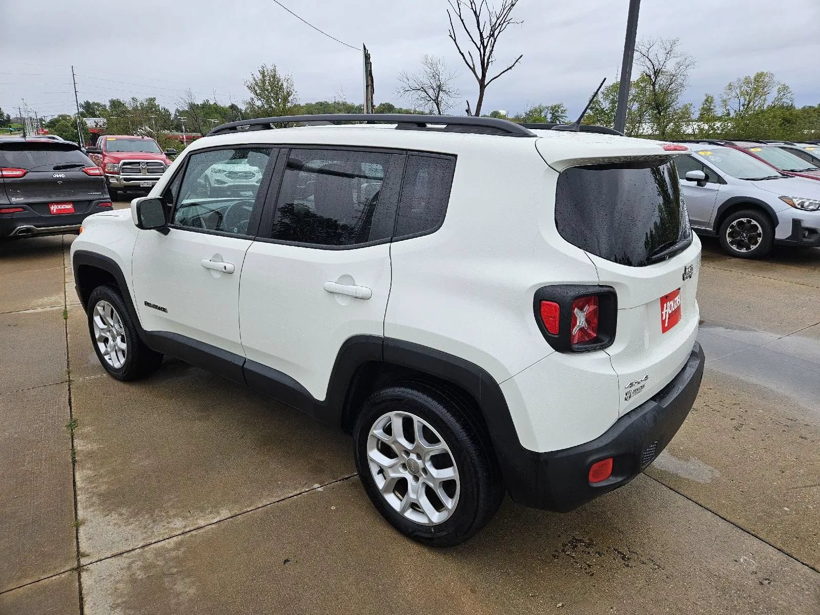 Used 2015 Jeep Renegade Latitude AWD/4WD image 8