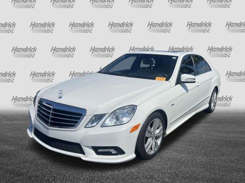 Used 2011 Mercedes-Benz E 350 BlueTEC Sedan image 5