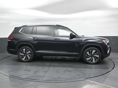 Used 2024 Volkswagen Atlas SEL AWD/4WD image 3