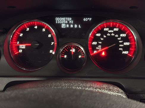 Used 2012 GMC Acadia Denali image 20