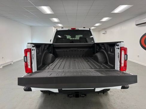 New 2026 Ford F250 Lariat w/ Black Appearance Package AWD/4WD image 8