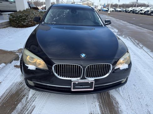 Used 2010 BMW 750i xDrive image 2