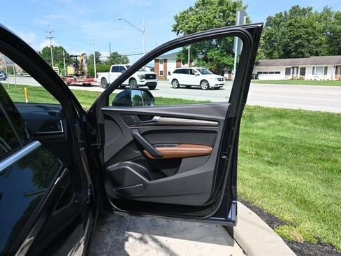 Used 2020 Audi Q5 2.0T Premium Plus w/ Premium Plus Package AWD/4WD image 18
