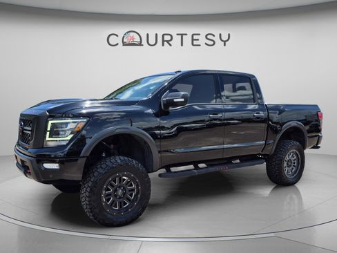 Used 2021 Nissan Titan PRO-4X w/ Pro-4x Convenience Package AWD/4WD image 1