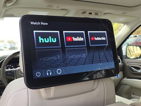 Used 2024 GMC Yukon XL Denali w/ Advanced Technology Package image 33