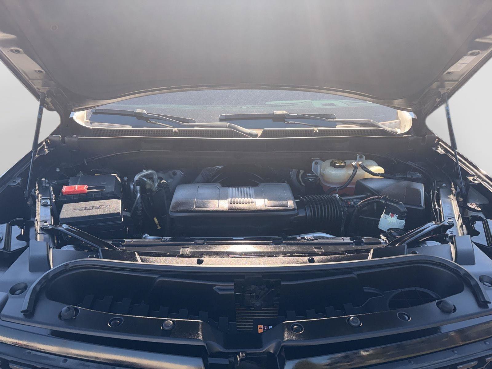 Used 2022 Cadillac Escalade Luxury RWD image 19