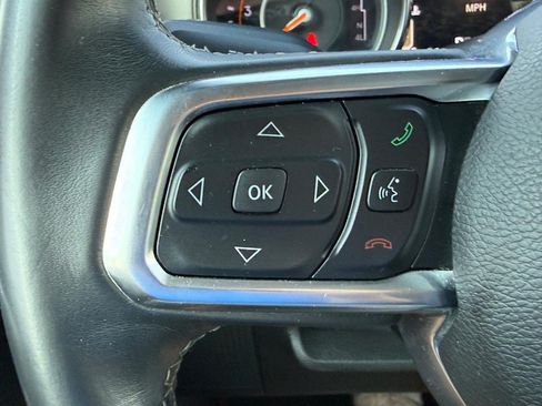Used 2019 Jeep Wrangler Unlimited Sahara AWD/4WD image 17