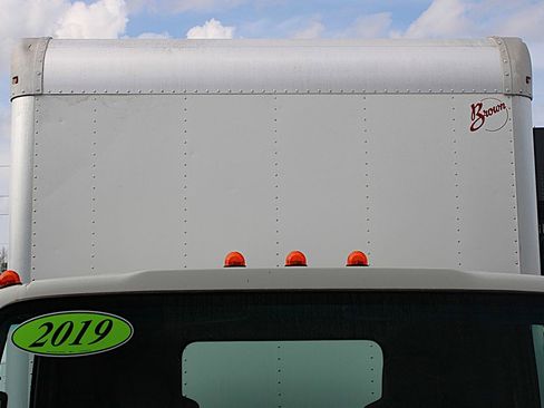 Used 2019 Isuzu NPR RWD image 16