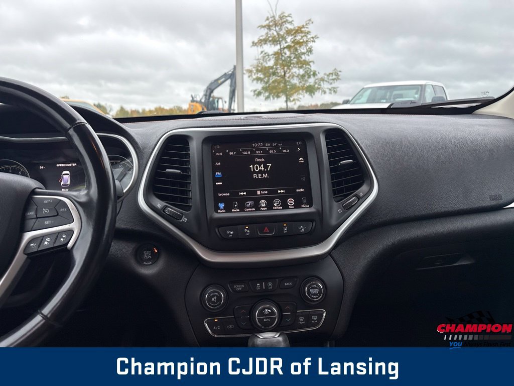 Used 2015 Jeep Cherokee Limited w/ Luxury Group AWD/4WD image 3