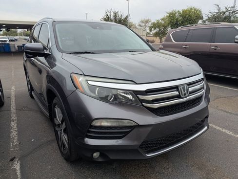 Used 2017 Honda Pilot Touring image 4