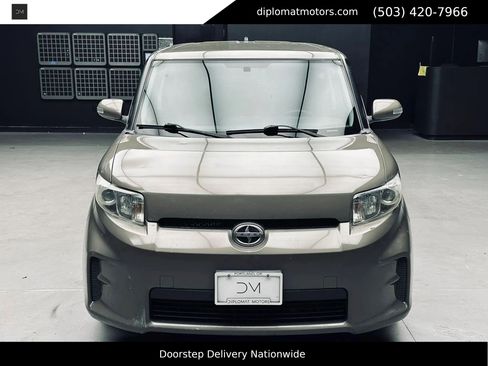 Used 2012 Scion xB FWD image 11