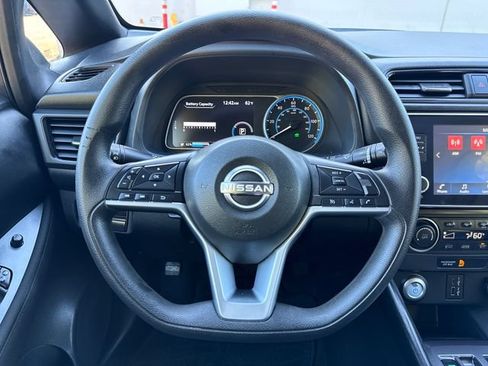 Used 2025 Nissan Leaf S FWD image 19
