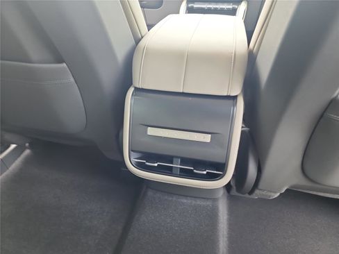 New 2025 Lincoln Nautilus Premier image 21