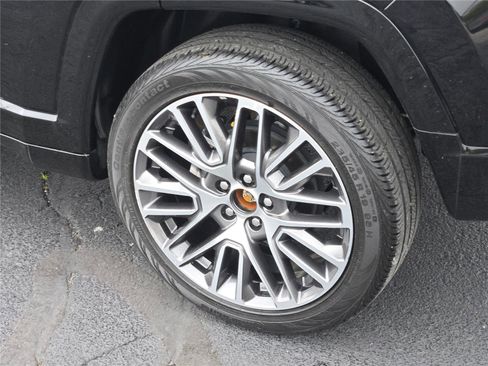 Certified 2022 Jeep Compass Limited w/ Elite Group image 18