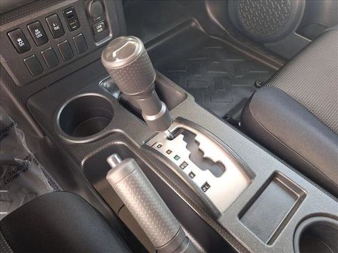 Used 2012 Toyota FJ Cruiser image 14