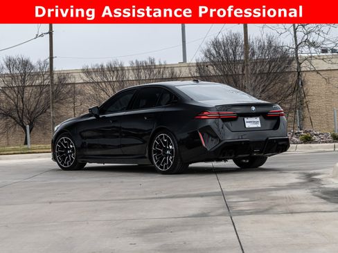 Used 2025 BMW M5 w/ Executive Package image 3