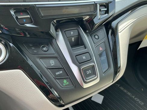Used 2026 Honda Odyssey Touring image 19