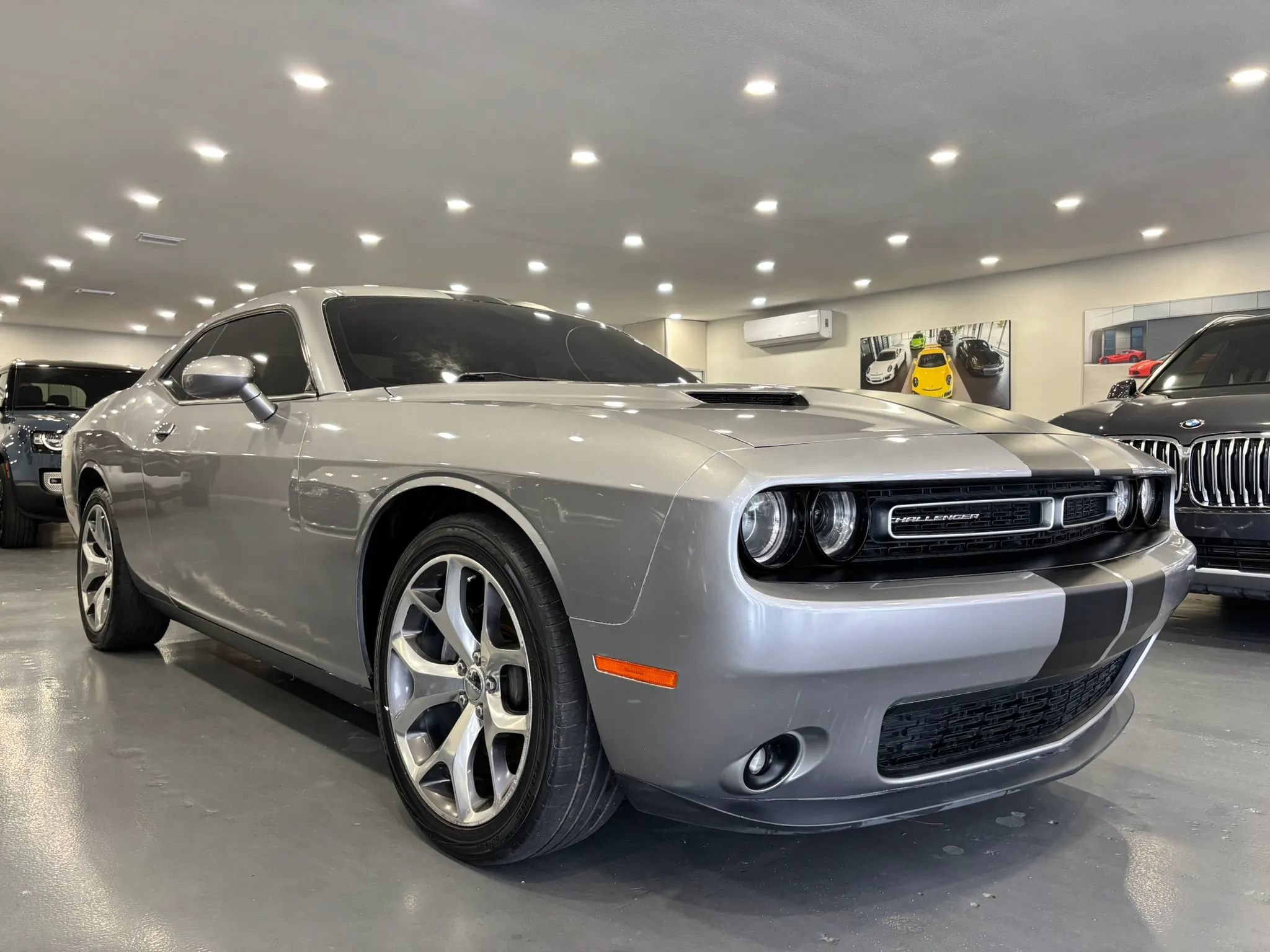 Used 2015 Dodge Challenger SXT Plus RWD image 1