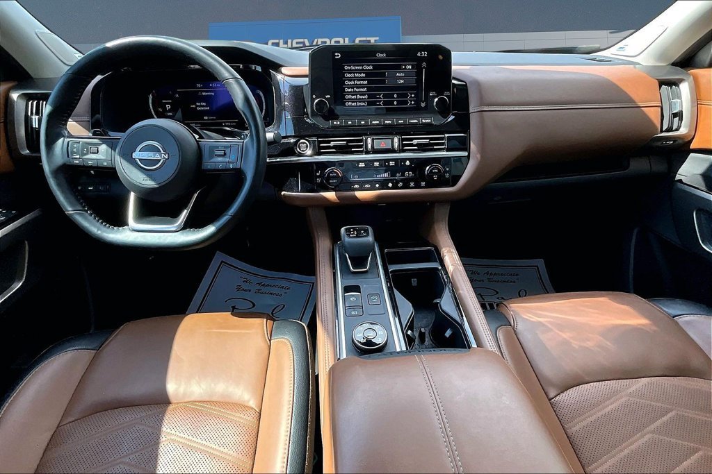 Used 2024 Nissan Pathfinder Platinum w/ Lighting Package (N93) AWD/4WD image 8