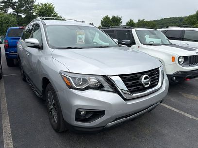 Used 2020 Nissan Pathfinder SV