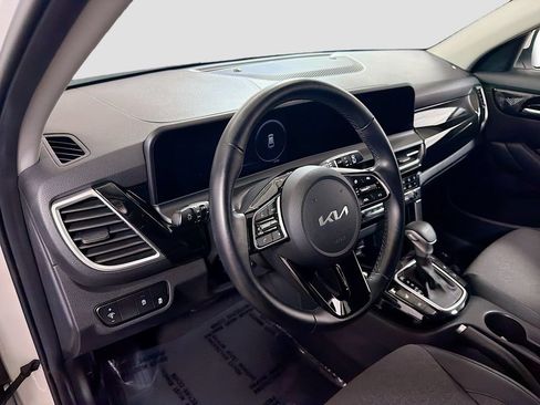 Used 2024 Kia Seltos S AWD/4WD image 11