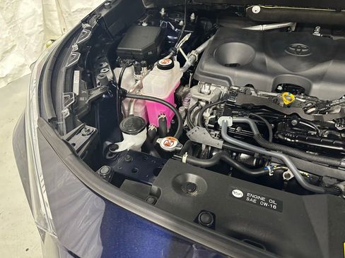 Used 2025 Toyota RAV4 XLE AWD/4WD image 66