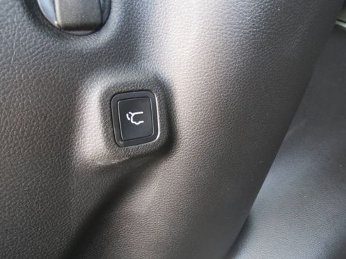 Used 2024 Jeep Compass Limited w/ Elite Group AWD/4WD image 18