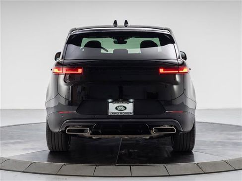 New 2025 Land Rover Range Rover Sport SE image 4
