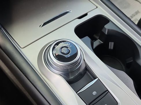 Used 2024 Ford Explorer XLT image 26