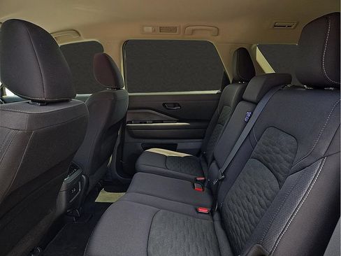 Used 2025 Nissan Pathfinder SV FWD image 10