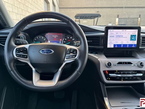 Used 2024 Ford Explorer XLT w/ Equipment Group 202A image 18
