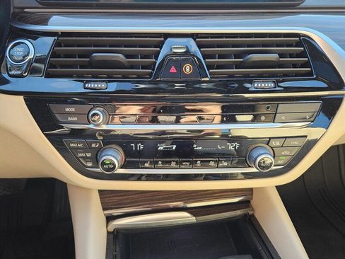 Used 2022 BMW 530i xDrive w/ Convenience Package image 20