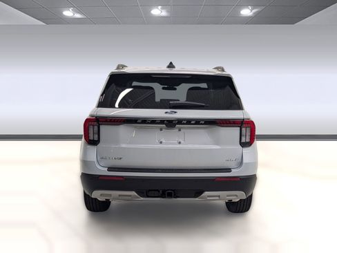 New 2026 Ford Explorer Active w/ Active Comfort Package image 8