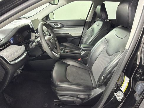 Used 2022 Jeep Compass Latitude FWD image 5