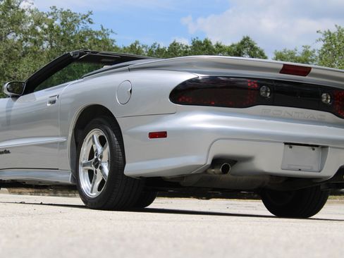 Used 1999 Pontiac Firebird Trans Am RWD image 5