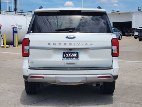 Used 2023 Ford Expedition XLT RWD image 6