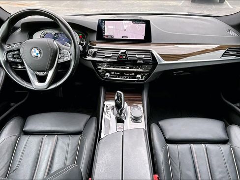 Used 2019 BMW 530i xDrive image 16