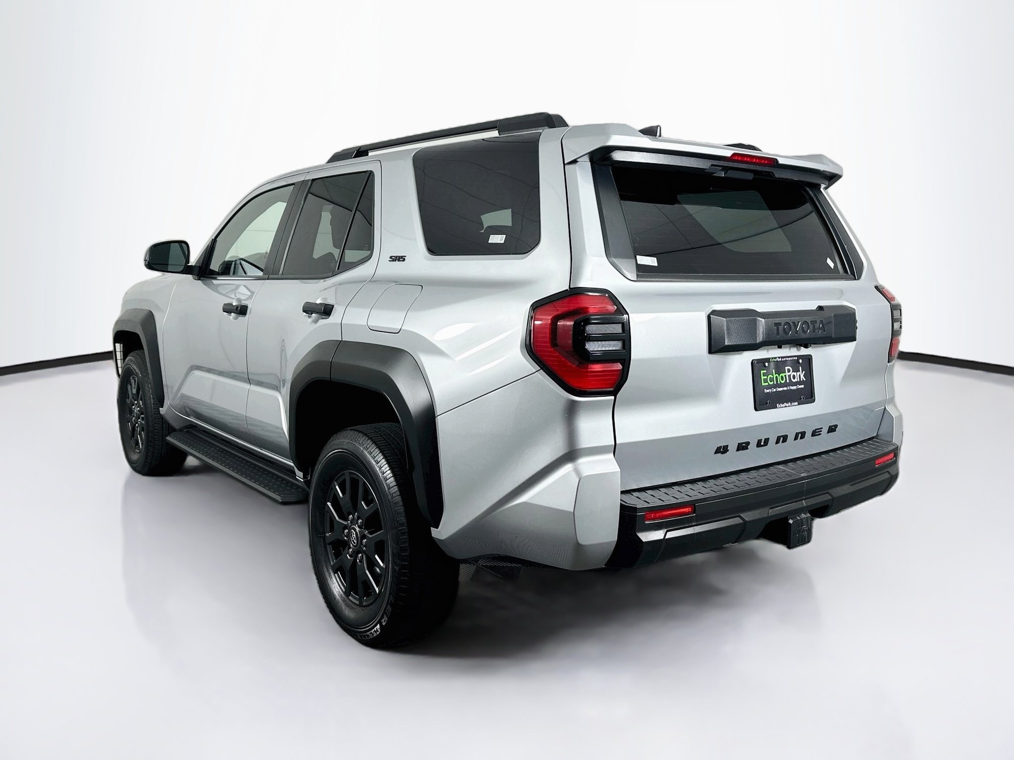 Used 2025 Toyota 4Runner SR5 AWD/4WD image 5