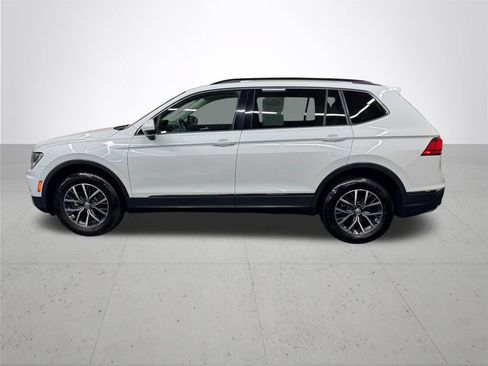 Used 2020 Volkswagen Tiguan SE w/ Panoramic Sunroof Package AWD/4WD image 3