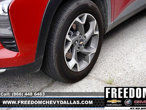 Used 2026 Chevrolet Trax LT FWD image 10