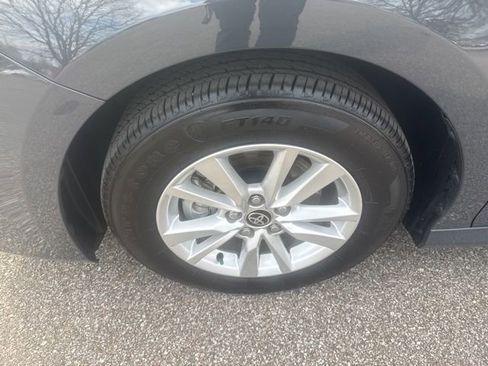 Used 2025 Toyota Camry LE image 11