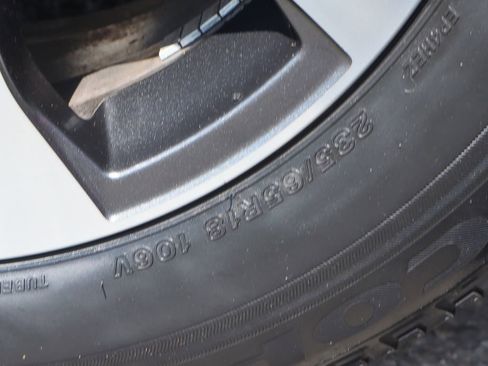 Used 2023 Toyota Highlander XLE image 50