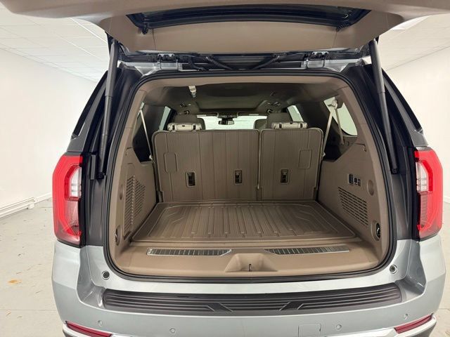 New 2026 GMC Yukon XL Denali w/ Sun & Power Step Package RWD image 8