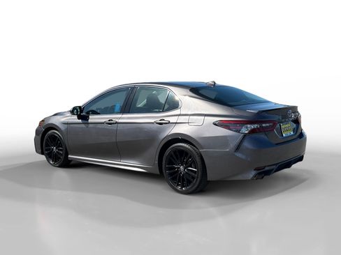 Used 2024 Toyota Camry XSE FWD image 3