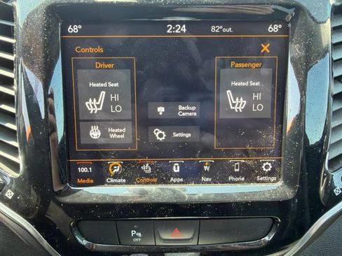 Used 2019 Jeep Cherokee Limited AWD/4WD image 10