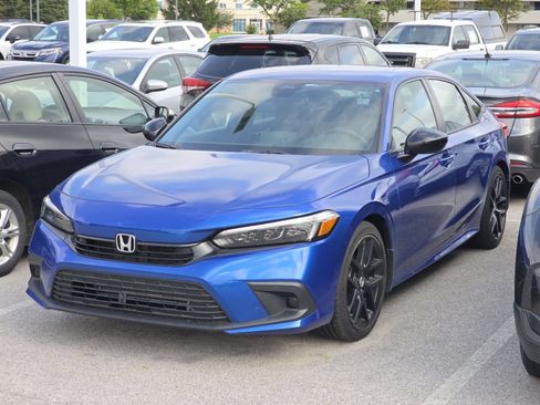 Used 2024 Honda Civic Sport image 4