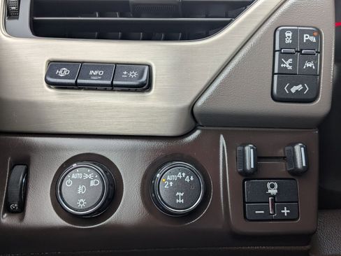 Used 2018 GMC Yukon XL Denali w/ Denali Ultimate Package image 19