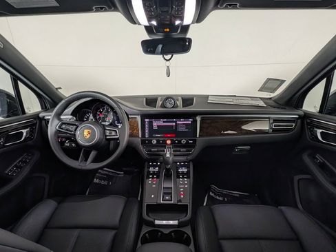 New 2026 Porsche Macan image 20